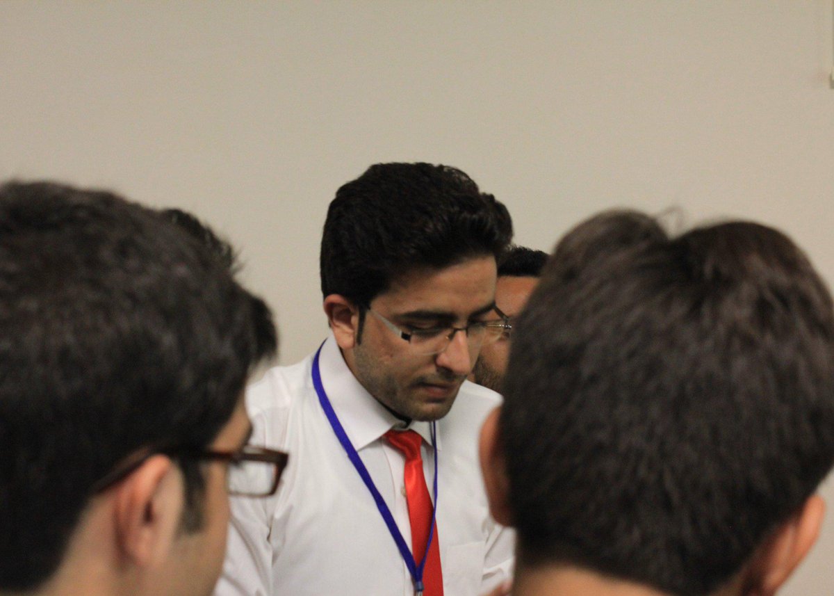 FarhanShah09's tweet photo. while hands on practice session in Workshop on Arduino @MehranU @MehranU_khp_campus http://t.co/HWQRopxTjj