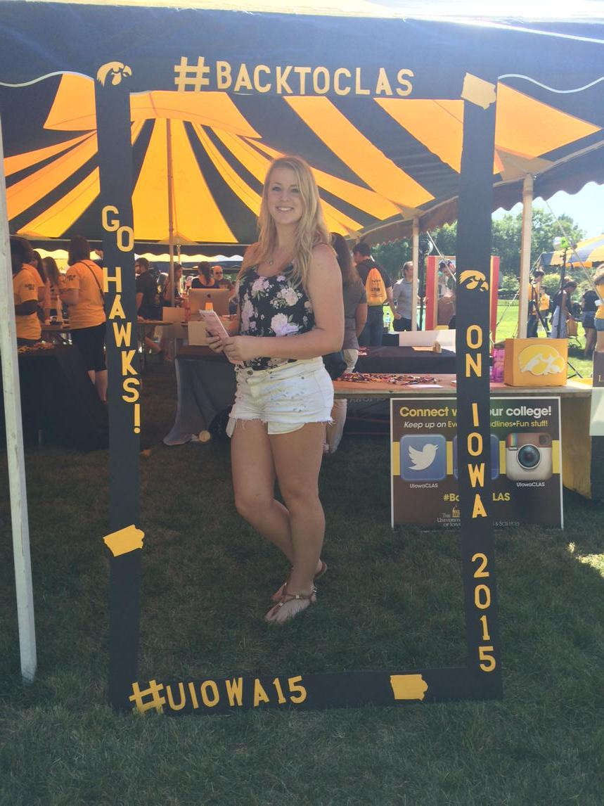 UIowaCLAS's tweet photo. A future pharmacist! #oniowa15 #BackToCLAS http://t.co/tewKZtPyYa