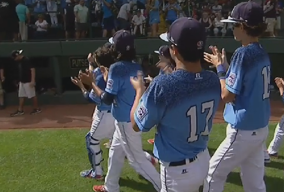 SportsCenter's tweet image. California hits 6 home runs to beat Kentucky in 4 innings in their #LLWS opener, 14-2.