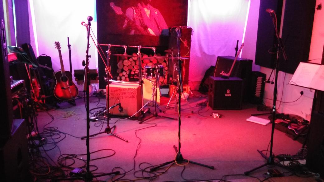 thesouthernharm's tweet photo. Tonights Stage @Riffsbar
#fundraiser #charity #live #music #bands #prospecthospice #terryhunt #gig #wiltshire #folk http://t.co/gEgLNpmowP