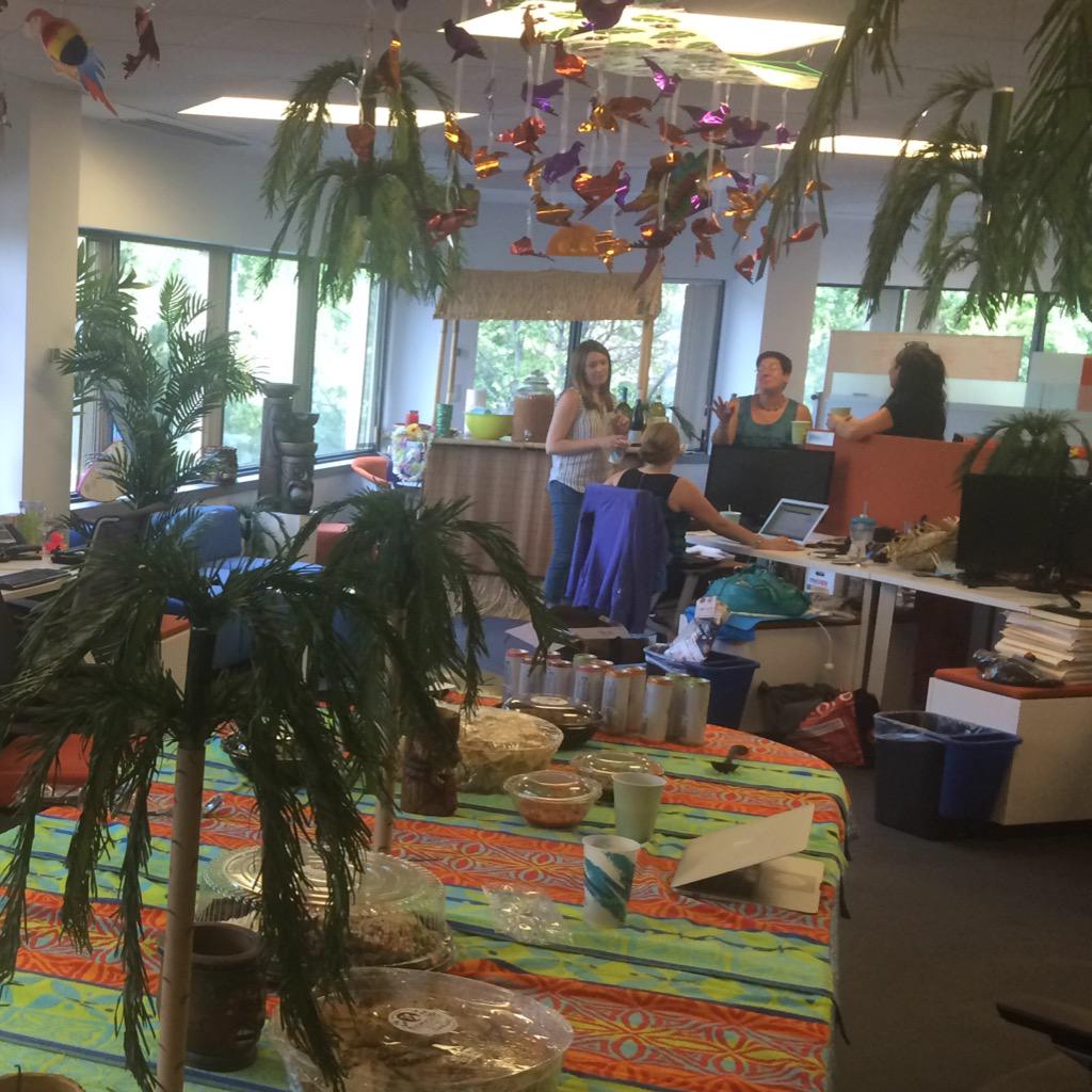 bobcanaway's tweet photo. Nice of my team to throw a welcome party! Looks like some early #punchtesting :) #perfect @black_duck_sw #startsin10 http://t.co/HeOthOl4Y8