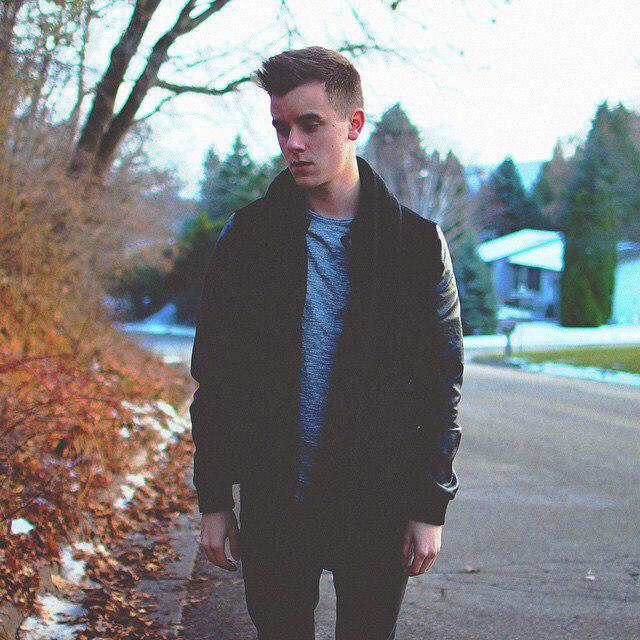 cryzbabyz's tweet photo. @ConnorFranta *dead* #5thFrantasticYear http://t.co/pPKek7MpbO