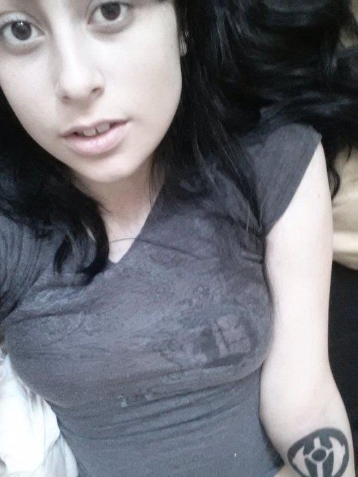 #NoMakeup 😄 http://t.co/ri8VQRLqnQ<a href="/tag/nomakeup"class="tags">#NoMakeup</a>