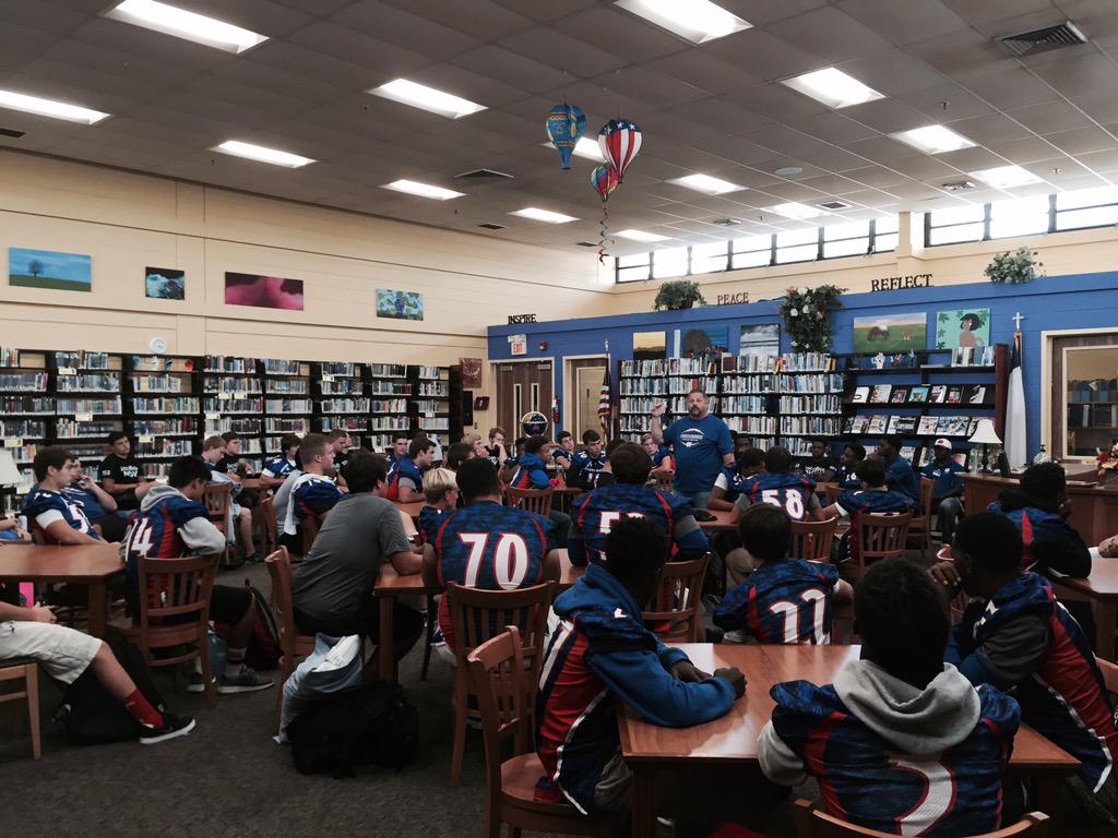 NicholeAlstott's tweet photo. @pastorstancil Thank you so much for your amazing word today💙 our mustangs are ready to #chopsomewood #blessed http://t.co/dvt5TkRD07