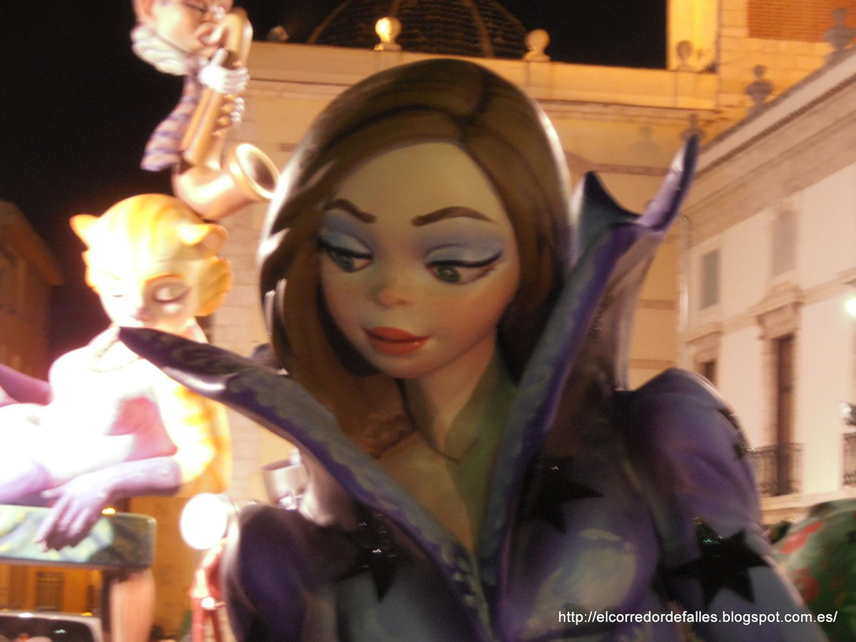 #Fotos #Falles2015 #Alberic #laRibera Falla Comissió Local <a href="/FdBLC/">Borja Lorente</a> Falla El Corral #Falles facebook.com/media/set/?set…