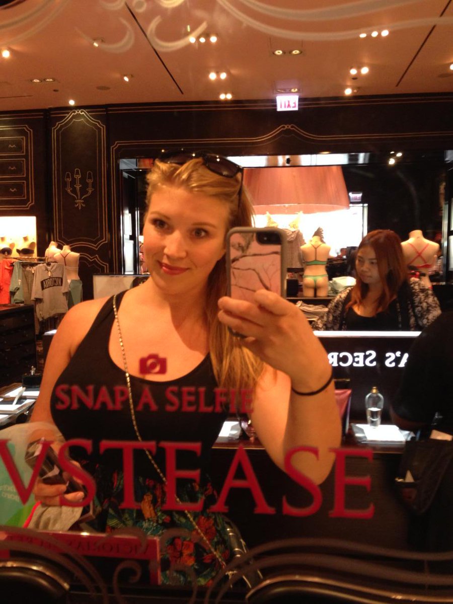 Manda_Jay15's tweet photo. #VSTEASE #VSGIFT http://t.co/mdcs2sWqYF