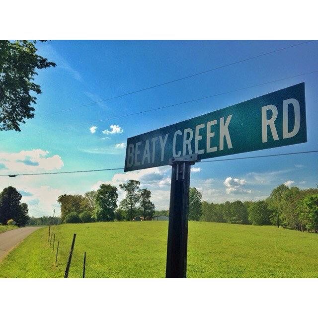 DriveKentucky's tweet photo. Get out &amp; enjoy the weather this weekend!  Tag us on any back road adventures you take! 📷 by @tyler_storie http://t.co/EYfY7AX1bj