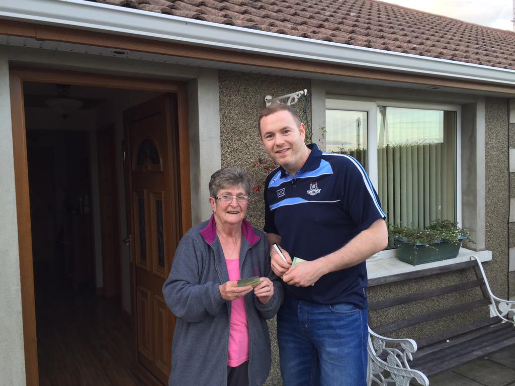 ChrisHazzardSF's tweet photo. Out in #Drumaroad tonight selling National Draws - big thanks to Susie & all those who bought a ticket #SouthDown http://t.co/SamFSXU54g