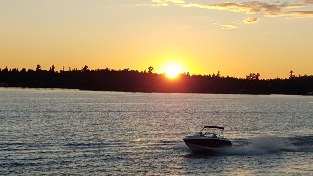 MSKenora's tweet image. Can't get better then this 
# cruise #kenora #lakeofthewoods