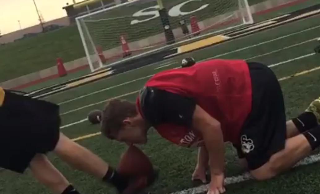 BleacherReport's tweet photo. VIDEO: When you have complete trust in your kicker… http://t.co/sVJTP5pSkQ http://t.co/GLbFYRvV3Y