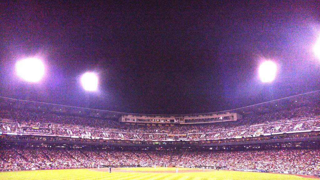 MLB's tweet photo. PNC Park in its Sunday best. 😍⚾️👌 http://t.co/hLM1NT1uuo
