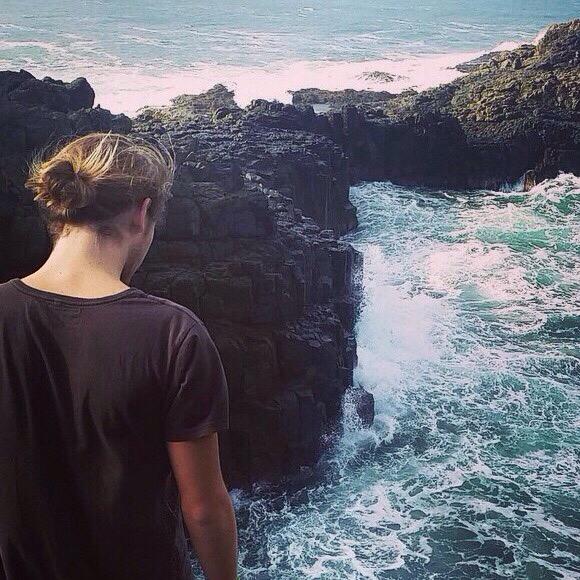 ifyousquint's tweet photo. ashton http://t.co/fH1jvqH2F9