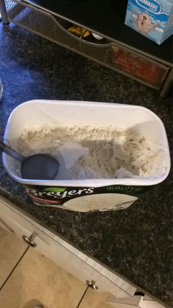 RiqueGonzalez's tweet photo. Eating the whole thing I don't care http://t.co/28mPVuMmHB