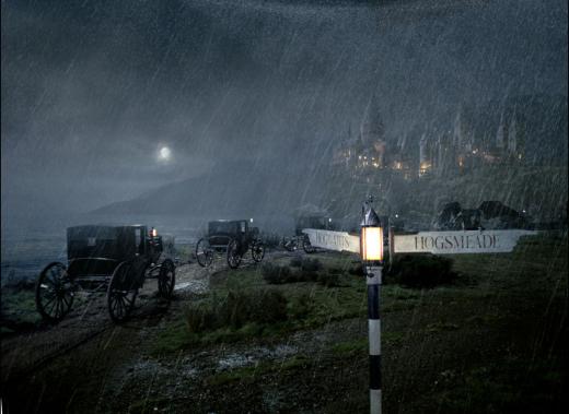Hogwartssite's tweet photo. #LaLluviaSeHizoPara llegar a Hogwarts en carruaje. http://t.co/7MEAJd1aYr