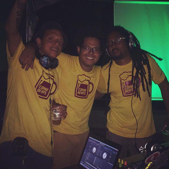 convibeats's tweet photo. #convibeats en la Ruta de la Cerveza Artesanal! #cerveza #teresacarreño #dj #djing #venezu… http://t.co/XziyqQTR4Q http://t.co/s64XsOOBij