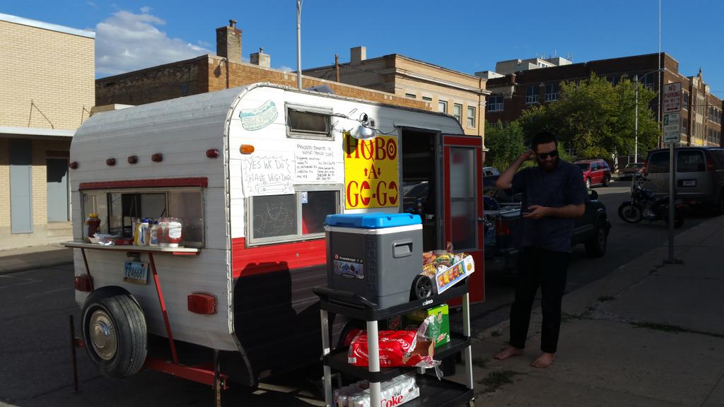 DogMahal's tweet photo. We make a da vegi dogs! Donations accepted, proceeds go to help the Pangea House. #WhyNotFest GF-PUNX #DIYCoop http://t.co/KDhimJMXls