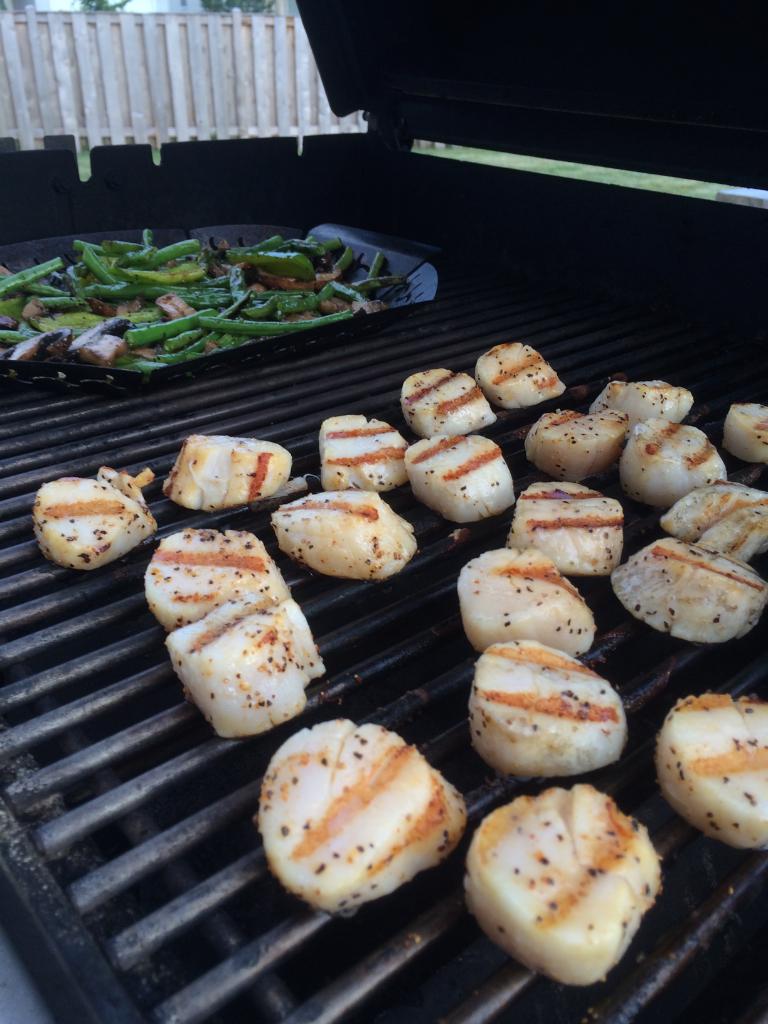 WeberGrills's tweet photo. What did you #grill this weekend? Tweet us your pics. #weberweekend http://t.co/8UShjkM4no