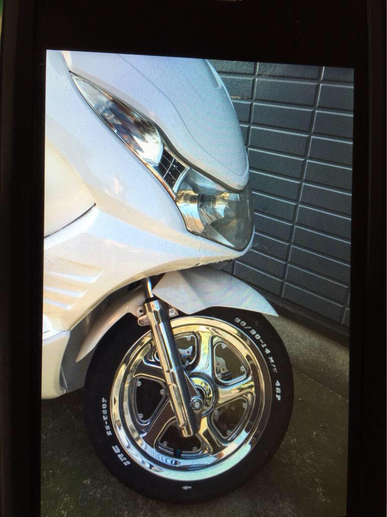 1130_takuya's tweet photo. PCX125フルカスタム売ります
走行10480キロ
外装綺麗でエンジンも絶好調です
フルエアロフルメッキスピーカー2発アンプ、ウーファーカロッツェリア、エナメルシートカチ上げマフラー
値段25万円です
少しの値下げありです
拡散希望 http://t.co/iL5hRIHKBq