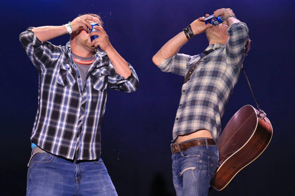 CThunderIowa's tweet photo. #sundayfunday Take us back to @DierksBentley's performance at @treetownfest 2015! #treetown2015 #dierksbentley http://t.co/KVLtpqbJoP