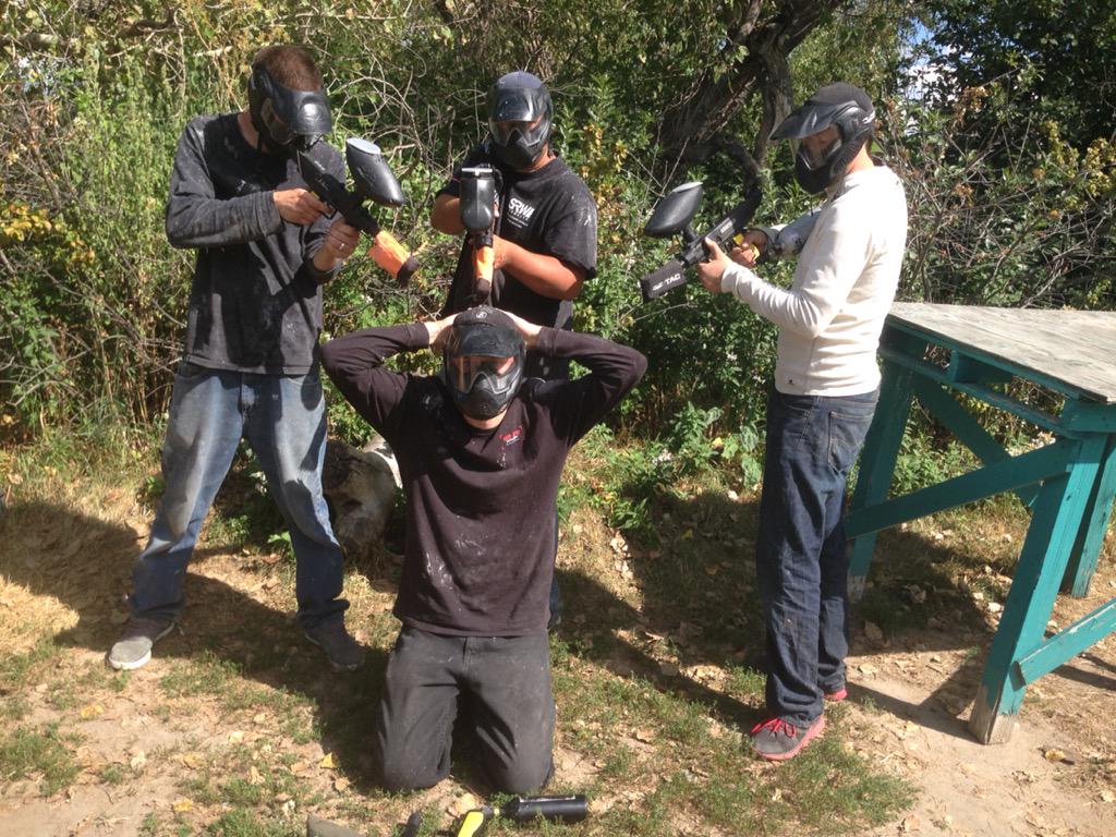 dsprdgamingco's tweet photo. Had a bad ass day of paintball with desperado gaming. Four hard-core gamers. #aw #cod #beastmode http://t.co/p9fwXSufTz