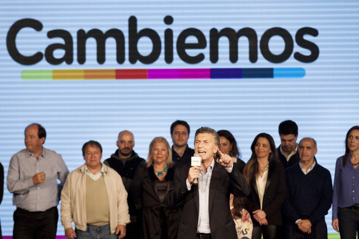 mauriciomacri's tweet photo. UNIDOS SOMOS MÁS http://t.co/mj1h5GxGg9 http://t.co/izRSXY9Zmo