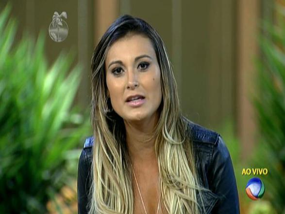 fazendeti's tweet photo. [ SEGUNDA FASE ] #DueloDePeões #Afazenda 💥💃🌟👏🎲✨
1⃣9⃣ Quem Você Prefere ? 
#AndressaUrach - RT
#BrunaTang - FAV http://t.co/IpY1Bpf8VC