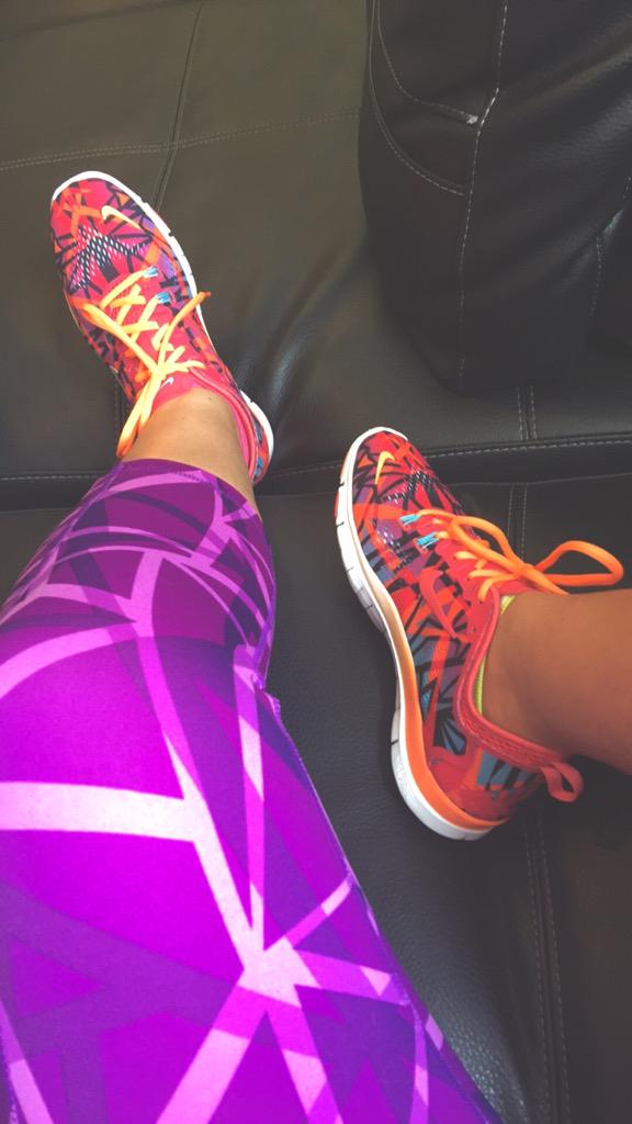 MyleeNipper's tweet photo. Shoe game 🔥👌 http://t.co/Vg8xWd45Py