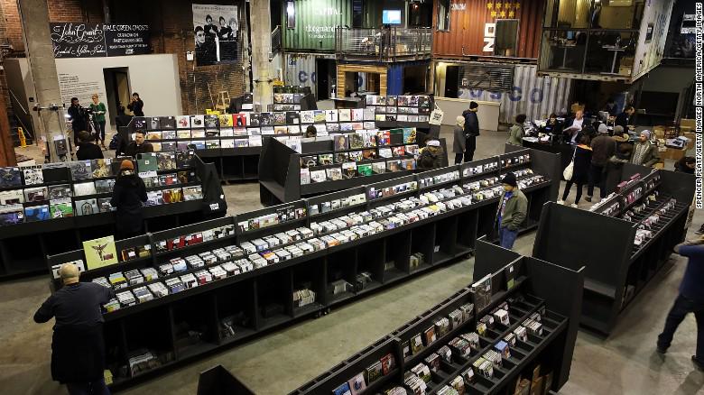 vinylhunt's tweet image. Why #vinyl is about selling an experience, as much as (of not more so than) selling music: cnn.it/1HAlaXC |