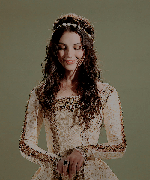 Happy 25th Birthday Adelaide Kane! 