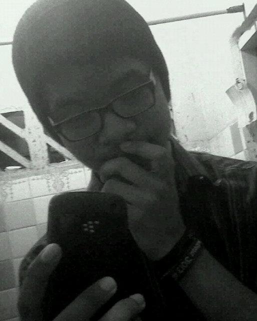 Ak16_Ar16's tweet photo. @BBMGay_Costa hola busco amistad  o conosernos mejor pus no me considero lindo ni nada solo normal n.n imbox siii ^^ http://t.co/sYCOiMXZd0
