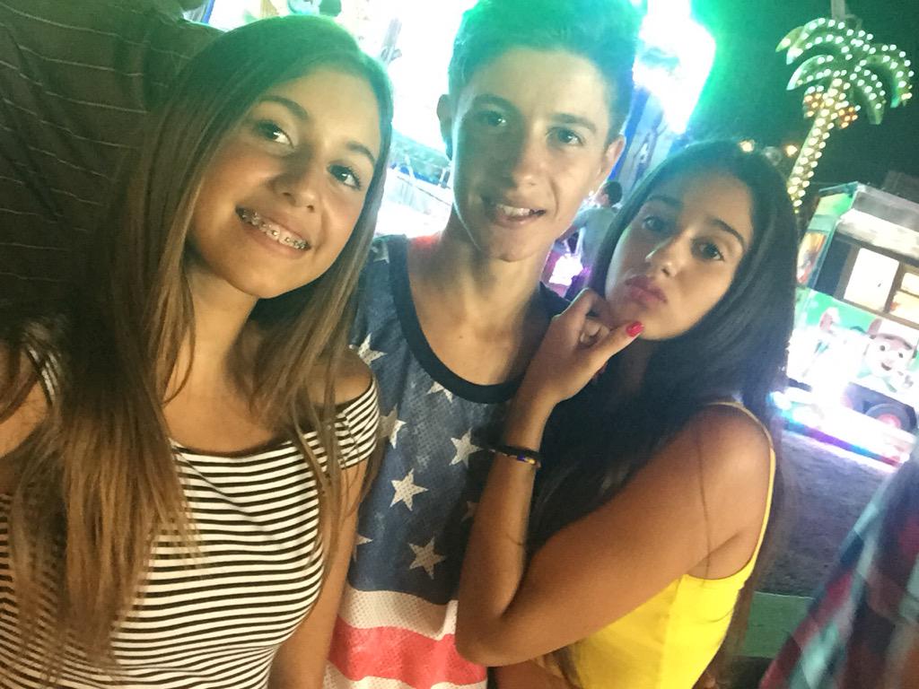 Izabella Alvarez desktop Wallpapers