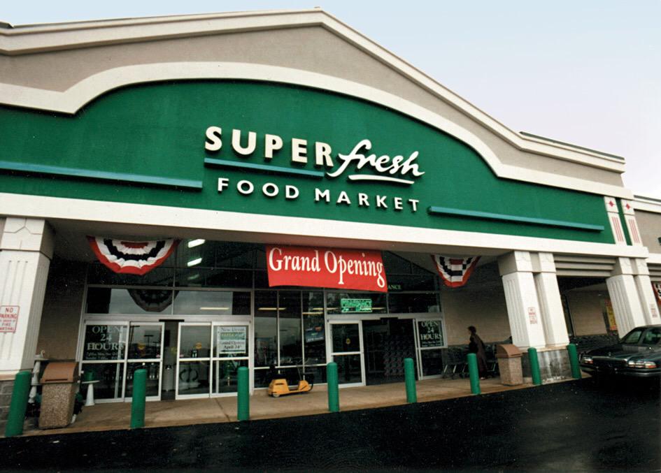 DaRealMonieLove's tweet photo. Yo @UncleO I'm bout to meet this dude at the SuperFresh parking lot and tear it da Fcuk up!! #IcanBOX!!!!!! http://t.co/LvRdYE3rJx