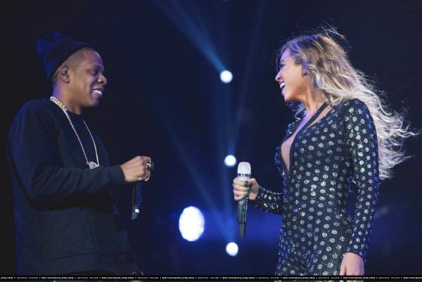 beyhaunt's tweet photo. #Bey4VMAs http://t.co/LPTpqOQQW7