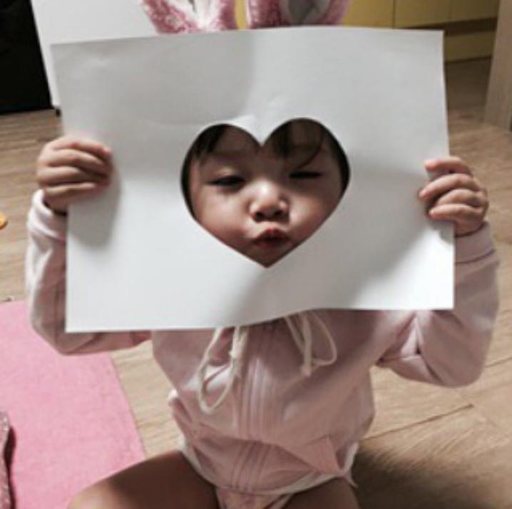141KJN's tweet photo. @KS92CY Happy father's day, daddy. You're the best dad in the world, don't forget that. We love you so much~! ♡ http://t.co/vCTMKBKh2m