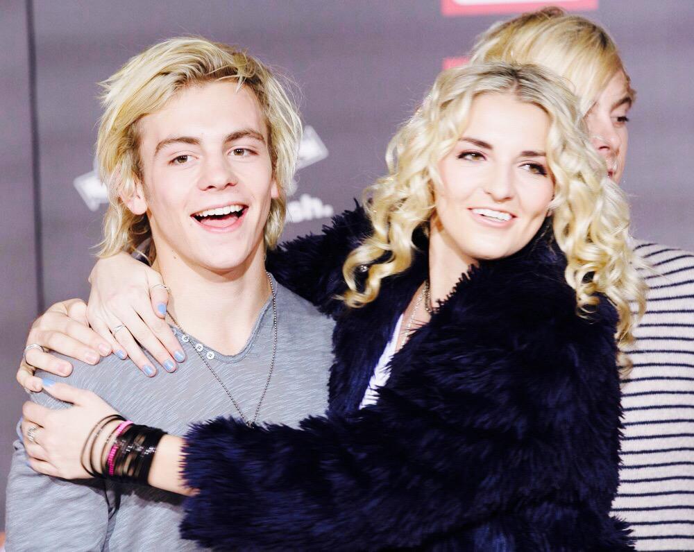 Happy birthday to Ms. Rydel Lynch! 