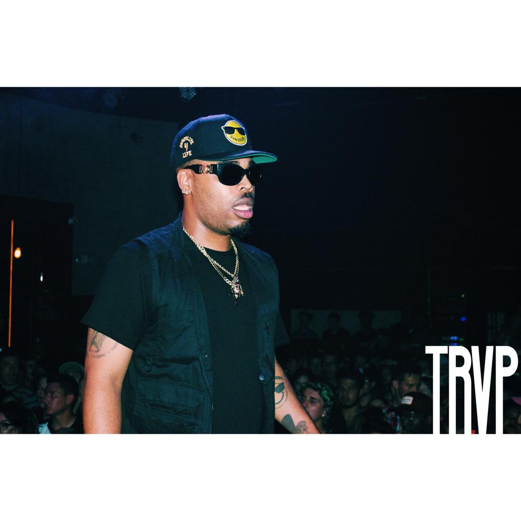 Elopez_trvp's tweet photo. @K00LJ0HN Tha Entertainer ππ―
#moovietour #shmopcity #Yee http://t.co/kZ8OB2kGb6