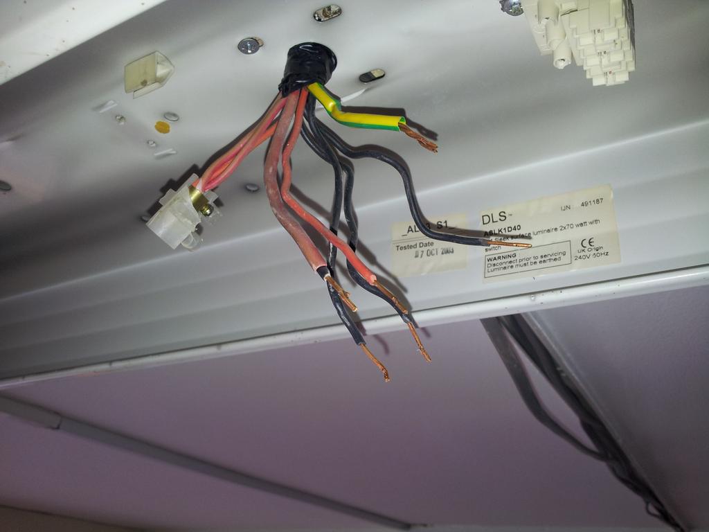 HowToGD's tweet image. How to uderstand, which one is live, neutral and earth?