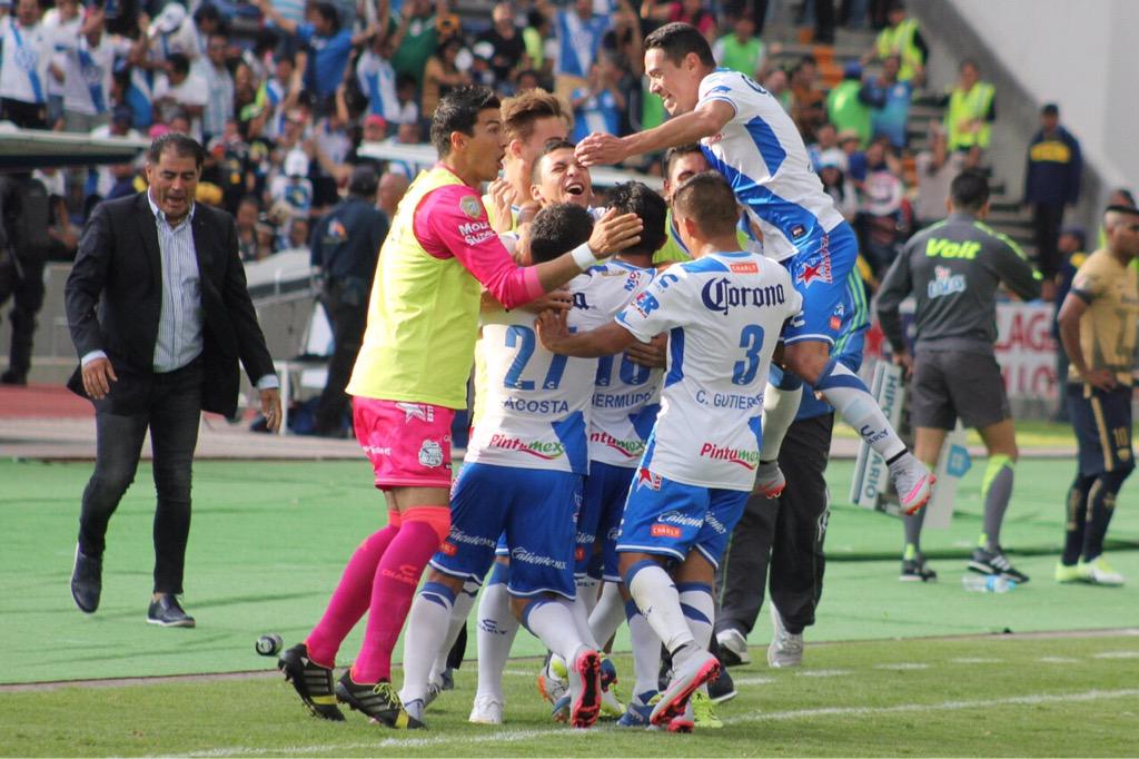 Carlos_PFC's tweet photo. ¡Gracias muchachos! 
Su esfuerzo vale la sonrisa de cada aficionado. 
¡Vamos por más!

#EstaFranjaSeRespeta #NuevaEra http://t.co/6APs1RL1Of