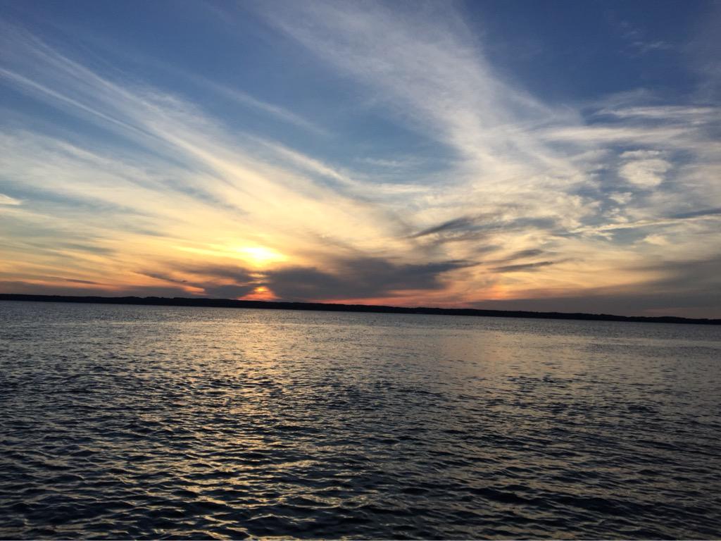 AngelaDiublePAC's tweet photo. Another beautiful sunset. #PureMichigan #mullettlakeisawesome #sorrynotsorry http://t.co/EalvcD8S5v