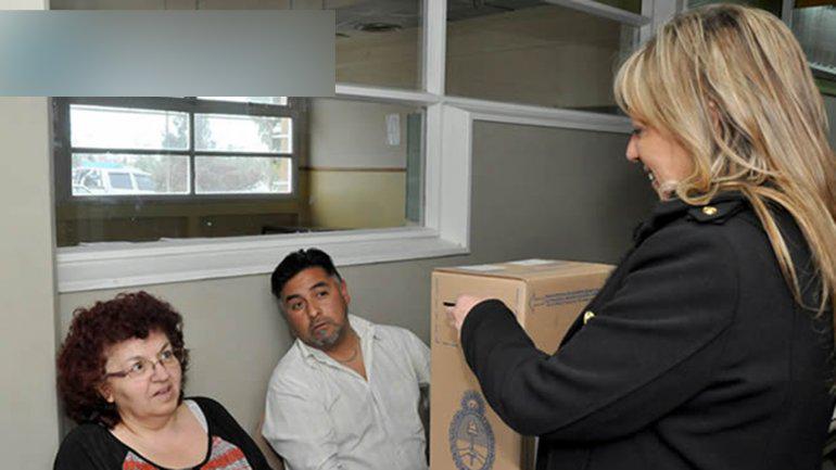 infobae's tweet image. #MiVoto | #Papelón | Una intendenta votó dos veces infobae.com/2015/08/09/174…