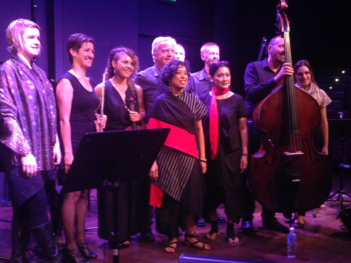 Inspired gig <a href="/Darwinfestival/">Darwin Festival</a> Ubiet +<a href="/TOPOLOGYBand/">刘东灵</a> + DSO musos <a href="/veroniqueserret/">veronique serret</a>  <a href="/mattconductor/">Matthew Wood</a> <a href="/TopEndTweets/">Top End Tweets</a> #dfest15