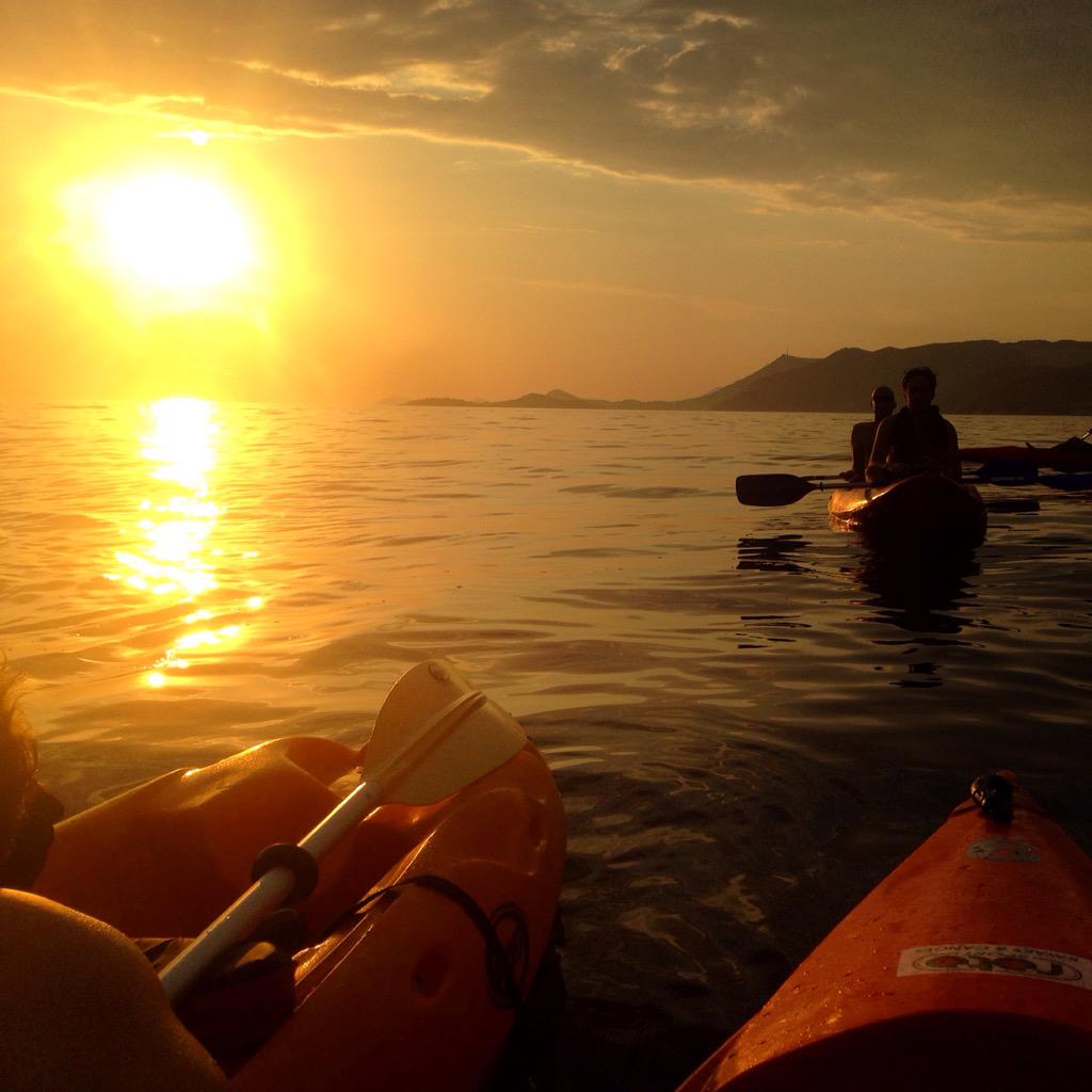 TheRemoteNomad's tweet photo. Sunset kayaking in the Adriatic Sea, Croatia #remoteyear #digitalnomad #presence #sunset #travel #sea http://t.co/82uwaoOs9s