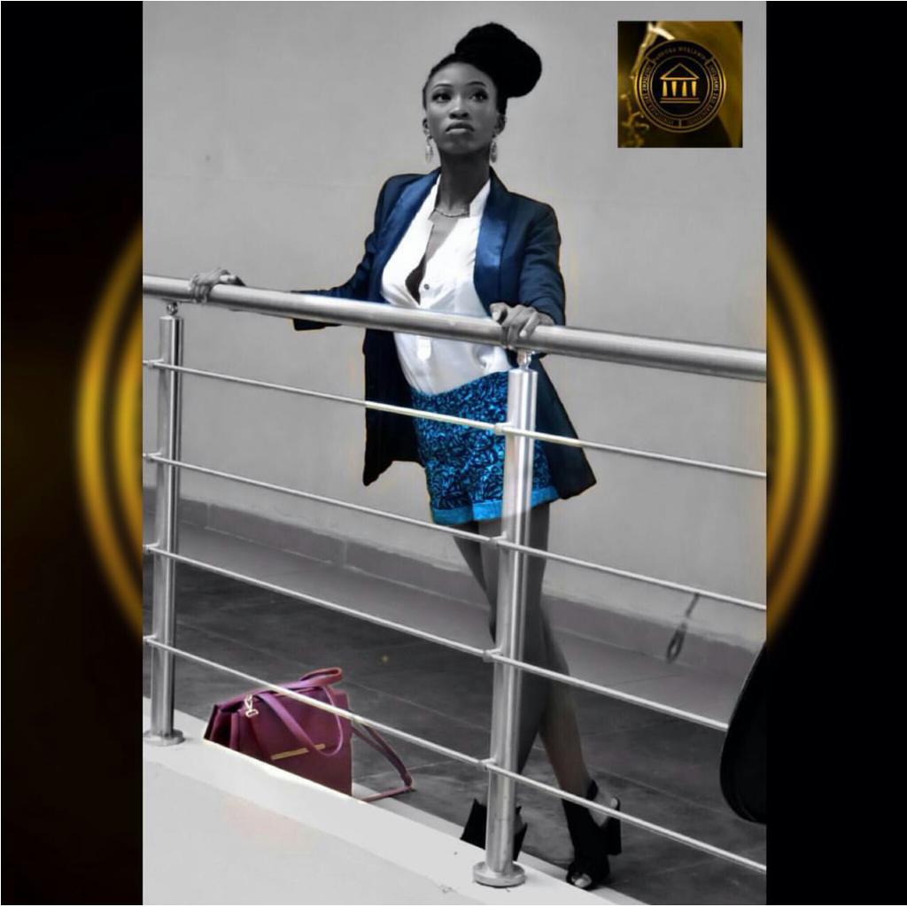 Pandora_Comp's tweet photo. Truly fabulous.The elegant model Zubaida rocking a pair of blue Ankara printed shorts with a matching blue blazer http://t.co/7dFgHhjNvR