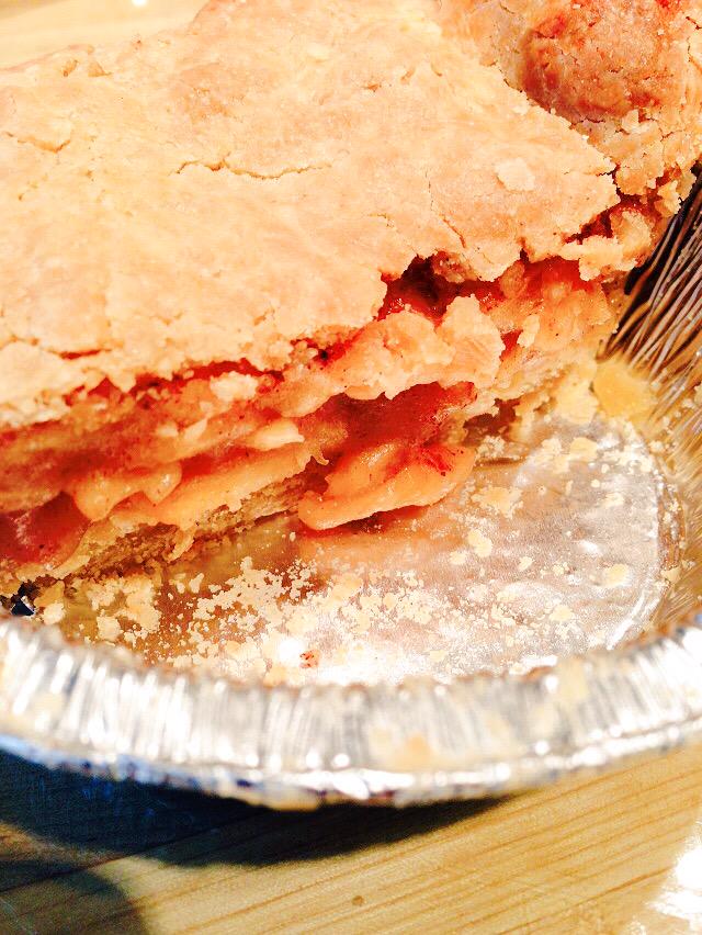 About to devour a #glutenfree apple pie from <a href="/VictoriaPieCo/">Victoria Pie Co.</a> #YYJ <a href="/VicPubMark/">Vic Public Market</a>