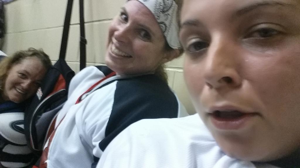 Sarina_Aleida's tweet photo. Just crossed another item off my #bucketlist: I played my 1st game of #icehockey today #istillhavemyteeth http://t.co/J9bE7niaR6