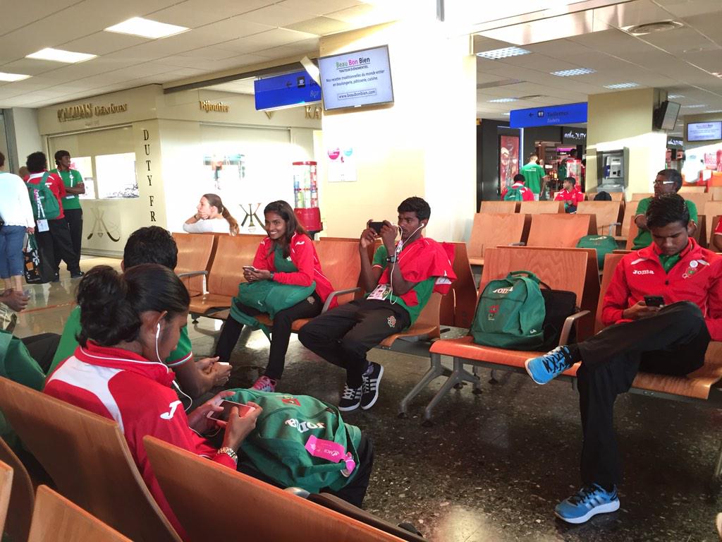 #TeamMaldives athletes ready to board #Maldivian flight from #LaReunion to #Male #IOIG2015