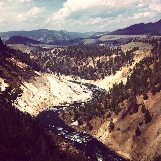 NatlParksPhotos's tweet photo. #iphonephoto #mountains #river #explore #exploreeverything #CreateExplore #mkexplore #discoverearth #outside_projec… http://t.co/H5faHQFEtR
