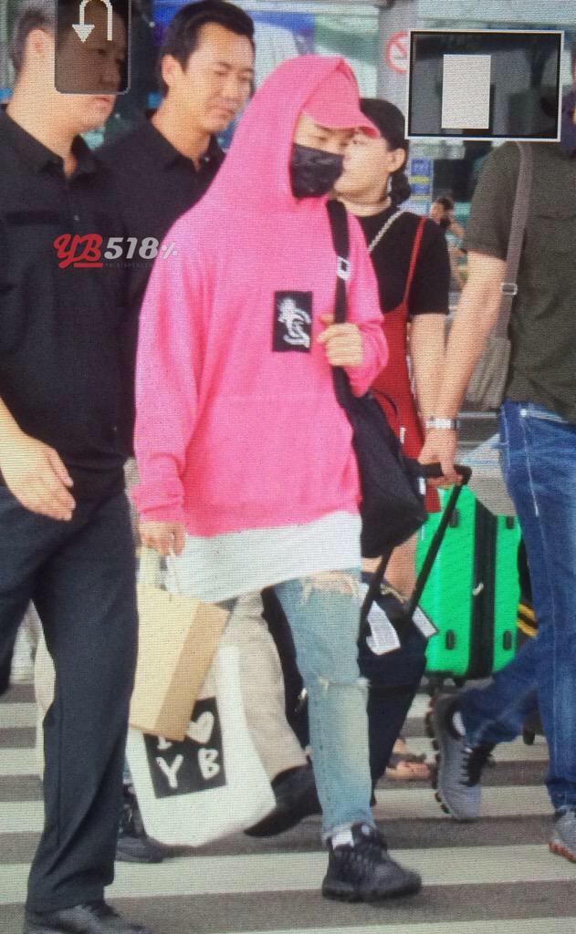 [10/8/15][Pho] BIGBANG tại sân bay Incheon trở về từ Trung Quốc CMBMmP6UMAEJaqy