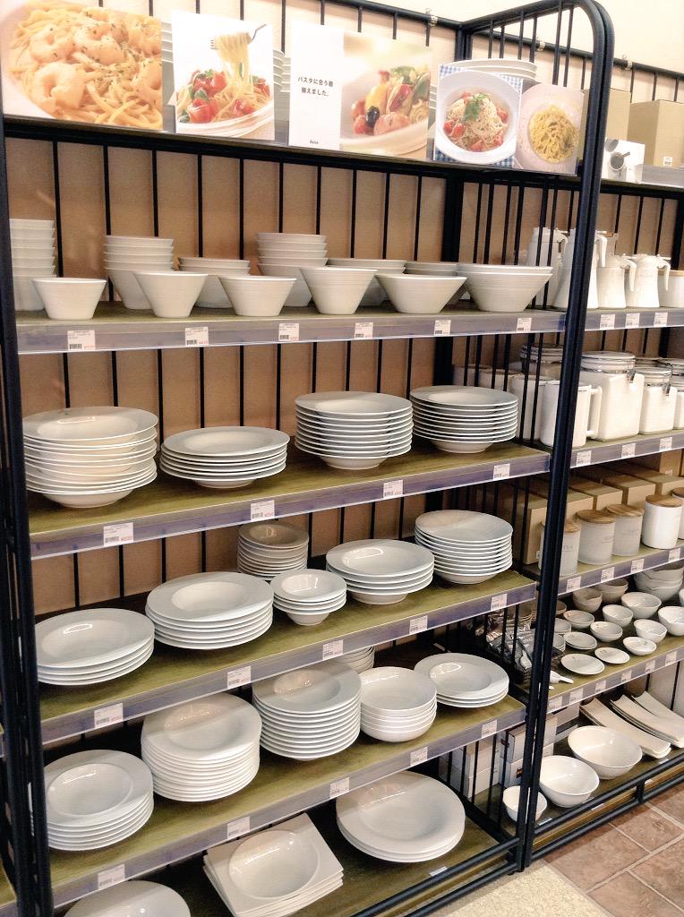 パスタ皿も種類取り揃えております☆ #食器 #白 #キッチン用品