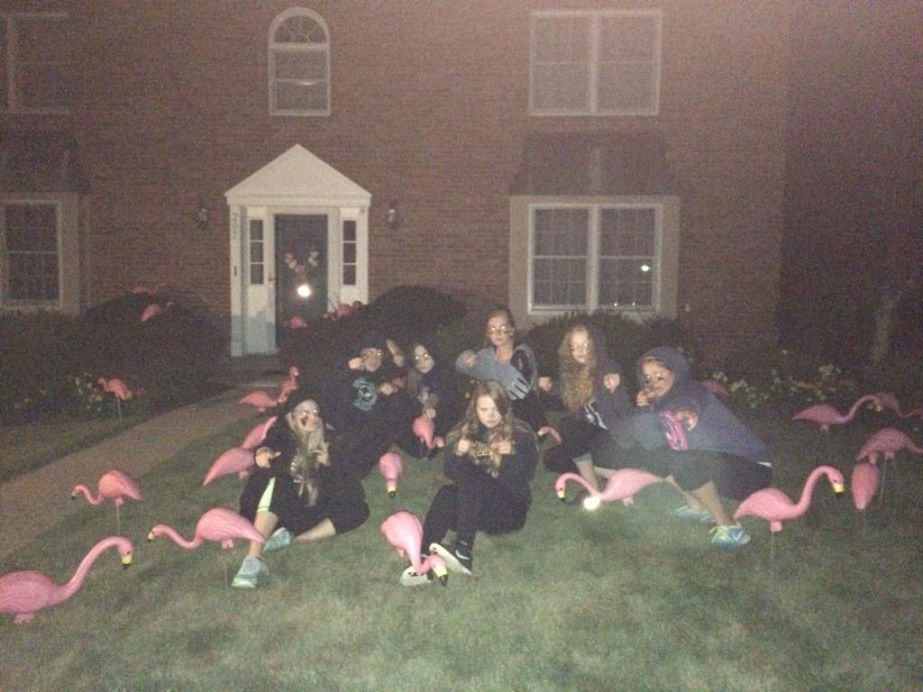 prhstubas's tweet photo. Brought some spicy mustard to the Scott residence #herewego #totherear #committed #invested http://t.co/d9OYvygvj1